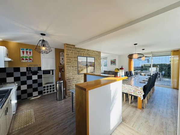 Kühlschrank, Ofen, Geschirrspüler, Toaster