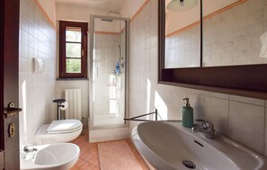 Shower - Pet friendly home in Fauglia with WiFi (Fauglia)