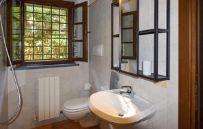 Shower - Pet friendly home in Fauglia with WiFi (Fauglia)