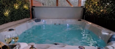 Bain à remous extérieur