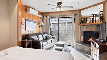 1 bedroom, desk, free WiFi, bed sheets