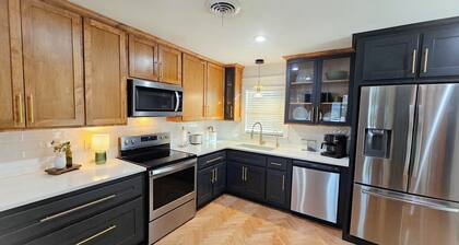 The BlueStone, Charming 3-bedroom house in delightful Central Abilene