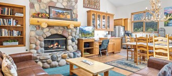 Cascade Mountain Home by Estes Park Homes