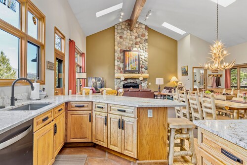 Estes Escape by Estes Park Homes