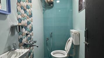 Standard Double Room | Bathroom | Shower, towels, soap