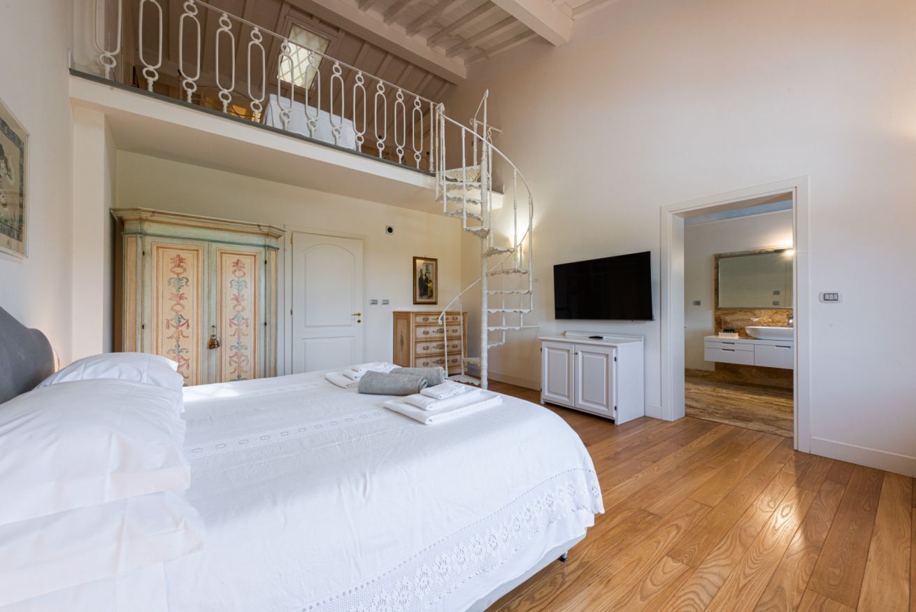 5 chambres, fer et planche à repasser, Wi-Fi, draps fournis