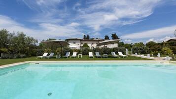 Piscina all'aperto