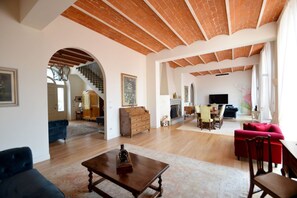 Living area - Villa Yvonne by MMega (Signa)