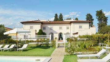Piscina all'aperto