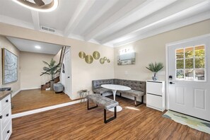 Interior - Charming 2-bedroom house with AC, WiFi in lovely Westminster, Little Saigon (Westminster)