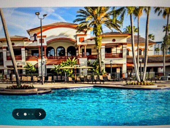 Pool - Sheraton Villages - located near Walt Disney World Resort and Universal Studios. (Orlando)