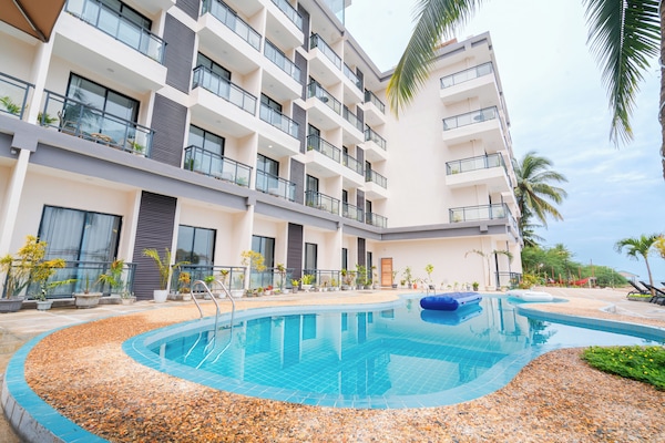 2 piscinas al aire libre