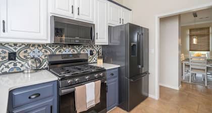Halcyon Oasis-POOL+Dog Friendly/Close to Eastchase