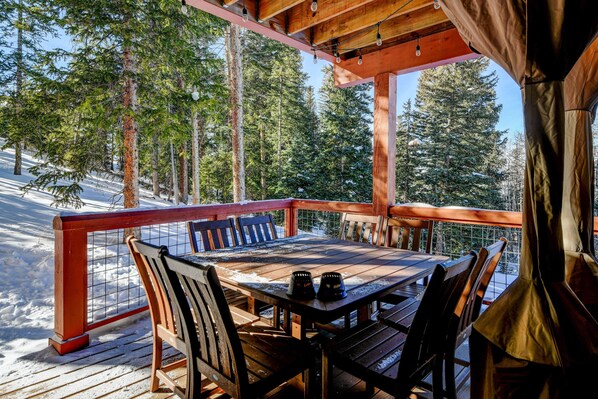 Outdoor dining