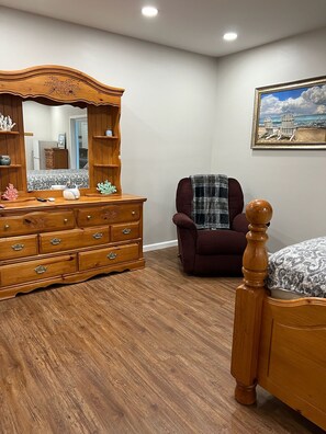 4 Schlafzimmer, Bügeleisen/Bügelbrett, WLAN, Bettwäsche