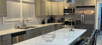 Beach Coastal Bliss New 3-bedroom/2-baths sleeping 10 cottage by the beach!