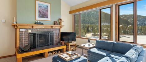 Apartment (2 Bedrooms) | Front of property