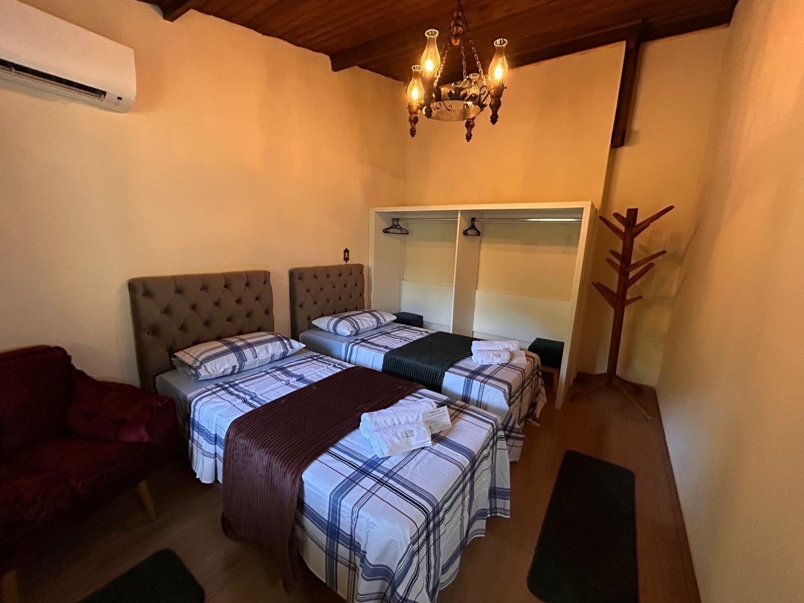 2 habitaciones, escritorio, wifi gratis y ropa de cama 