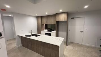 Mikrowelle, Ofen, Herdplatte, Geschirrspüler