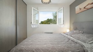 1 Schlafzimmer, Bügeleisen/Bügelbrett