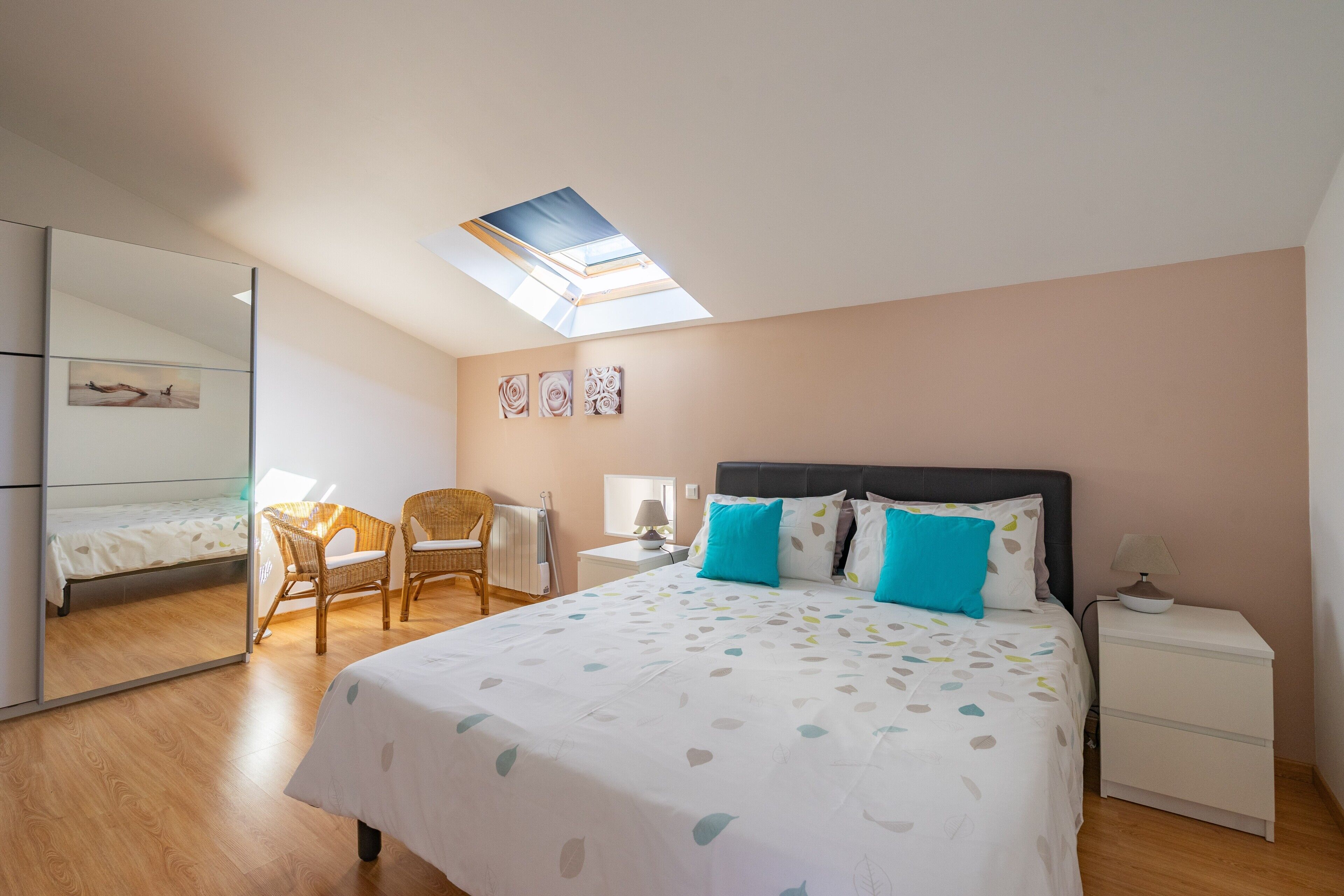 3 bedrooms, iron/ironing board, free WiFi, bed sheets