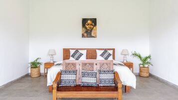 1 bedroom, desk, WiFi, bed sheets