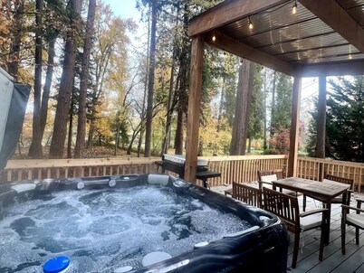 Rogue Reefs Riverfront Home