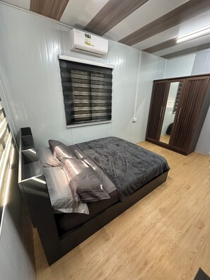 2 bedrooms, WiFi, bed sheets - U Cube Staycation (Manaoag)