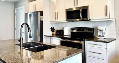 Modern & Luxurious Private Suite in Regina