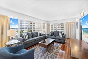 Apartment, 2 Bedrooms, Kitchen, Ocean View | Living area