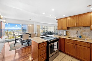 Apartment, 2 Bedrooms, Kitchen, Ocean View | Private kitchen