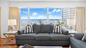 Appartement, 2 slaapkamers, keuken, uitzicht op zee | Woonruimte
