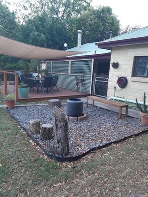 Property grounds - Home in Thornton with views of the Rubicon Ranges (Thornton)