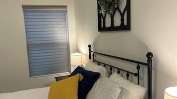 3 bedrooms, iron/ironing board, WiFi, bed sheets