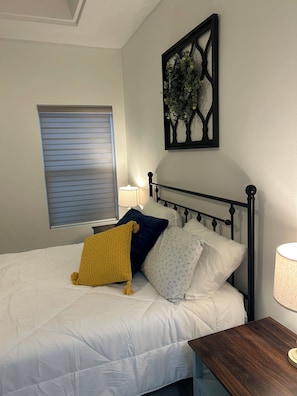 3 bedrooms, iron/ironing board, WiFi, bed sheets