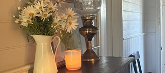The Bay Rose:
Charming Otways Holiday Cottage:
Idyllic and Peaceful Surrounds 


