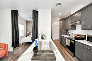 Interior - Serenity Studios: Near Medical Center & Museum District (Houston)