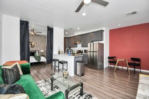 Interior - Serenity Studios: Near Medical Center & Museum District (Houston)