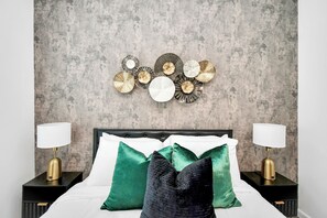 1 chambre, bureau, fer et planche à repasser, Wi-Fi gratuit