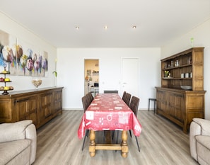 Apartment | Dining