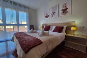2 chambres, fer et planche à repasser, Wi-Fi gratuit, draps fournis