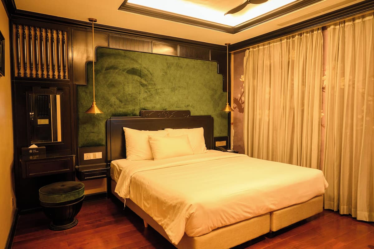 Superior Twin Room | In-room safe, blackout drapes, soundproofing, iron/ironing board