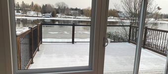 Manotick waterfront property. Walking distance to pubs restaurants. groceries.
