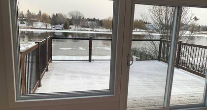 Manotick waterfront property. Walking distance to pubs restaurants. groceries.