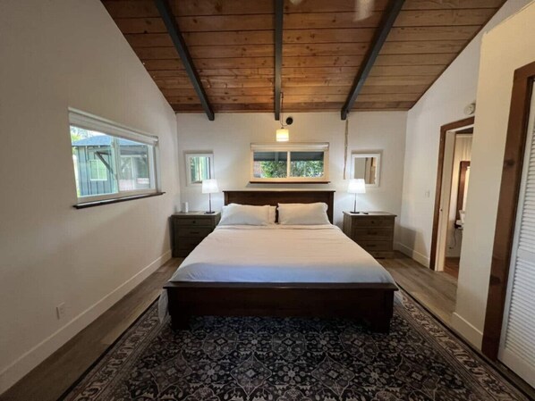 2 bedrooms, desk, iron/ironing board, free WiFi