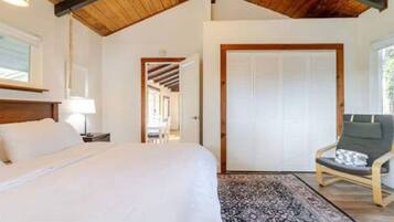 2 habitaciones, escritorio, tabla de planchar con plancha y wifi gratis