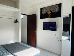 1 bedroom, free WiFi, bed sheets - Victoria BC (Puerto Vallarta)