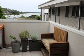 Terrace/patio - Cataract 7 - Luxury CBD 2 Br with Free Parking (Launceston)
