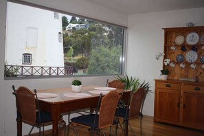 Dining - Cataract 7 - Luxury CBD 2 Br with Free Parking (Launceston)