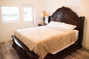 4 bedrooms, iron/ironing board, free WiFi, bed sheets